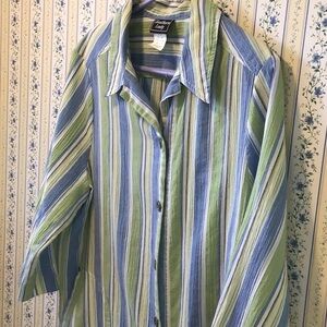 Womens shirt, size. 16